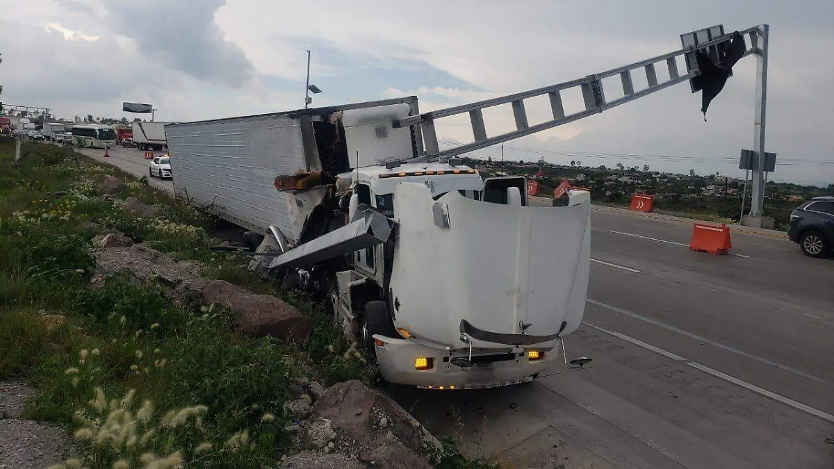 cierran la 57 por accidente